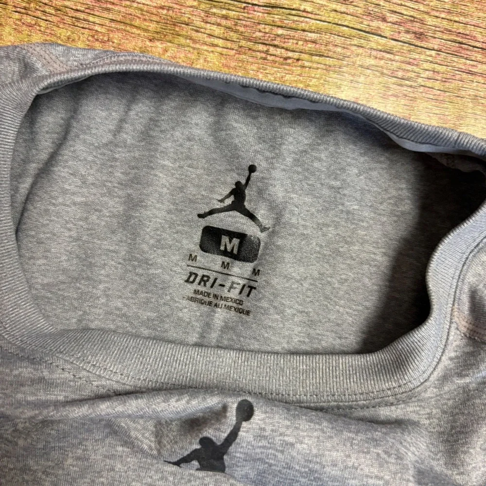 Jordan Brand Dri-FIT Jumpman Logo T-Shirt Mens Medium Heather Grey Raglan Tee